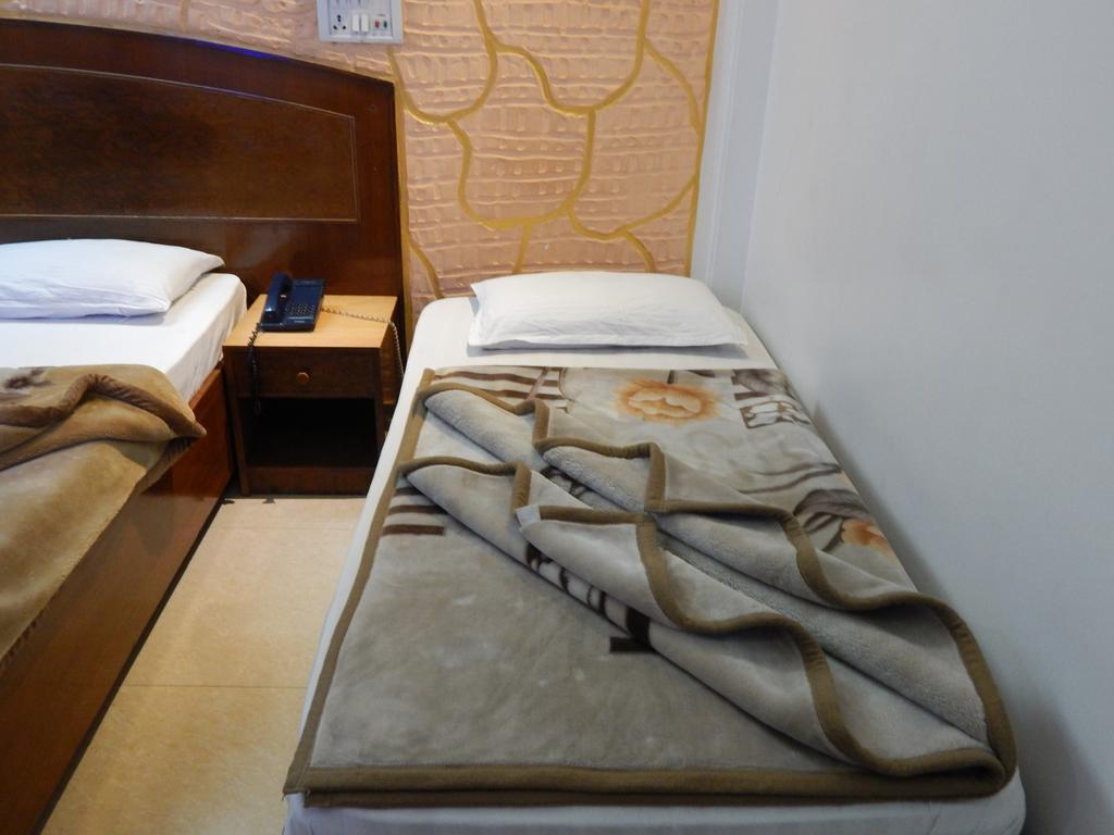 Airport Hotel Paradise International Ню Делхи Стая снимка