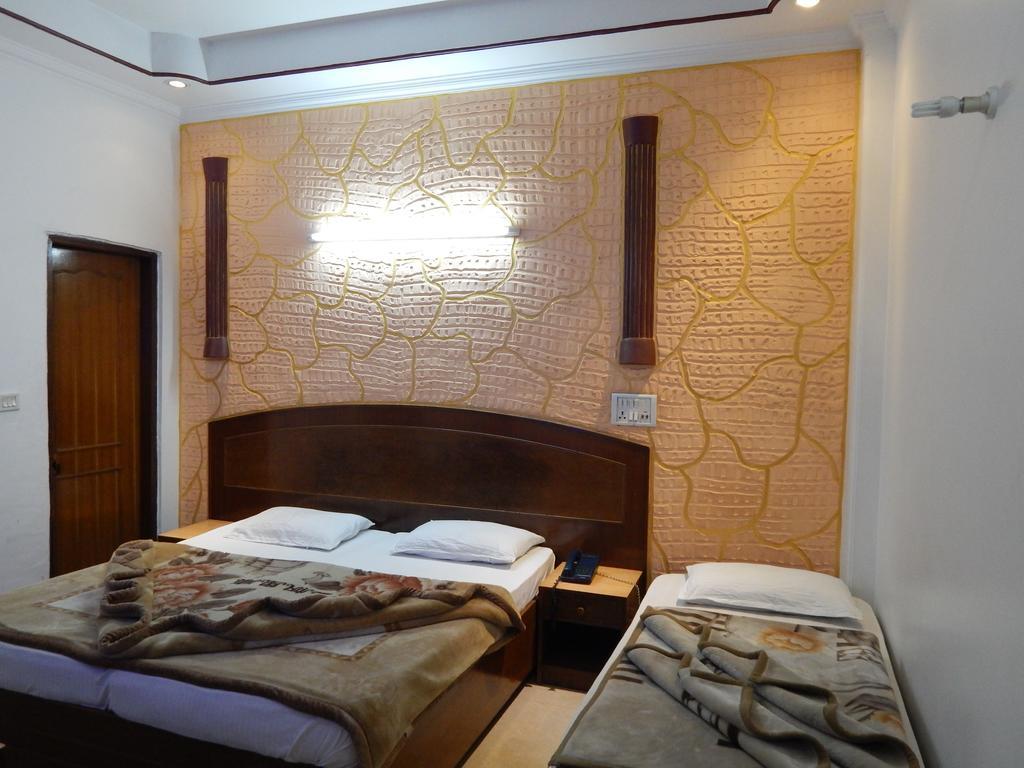 Airport Hotel Paradise International Ню Делхи Стая снимка