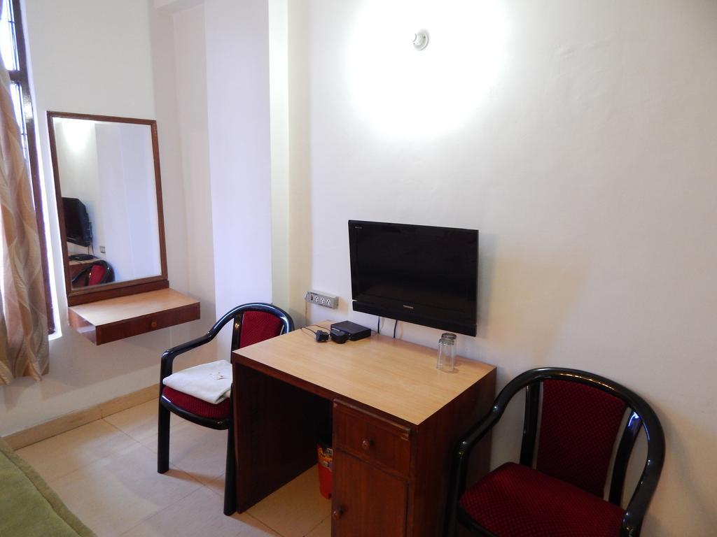 Airport Hotel Paradise International Ню Делхи Стая снимка