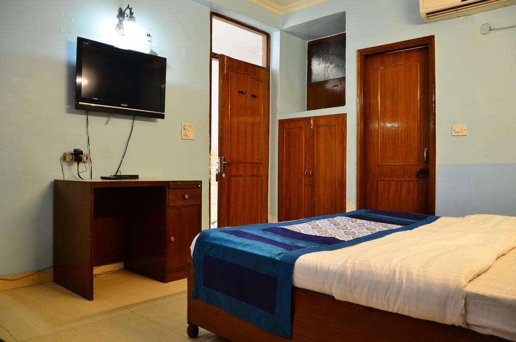 Airport Hotel Paradise International Ню Делхи Стая снимка