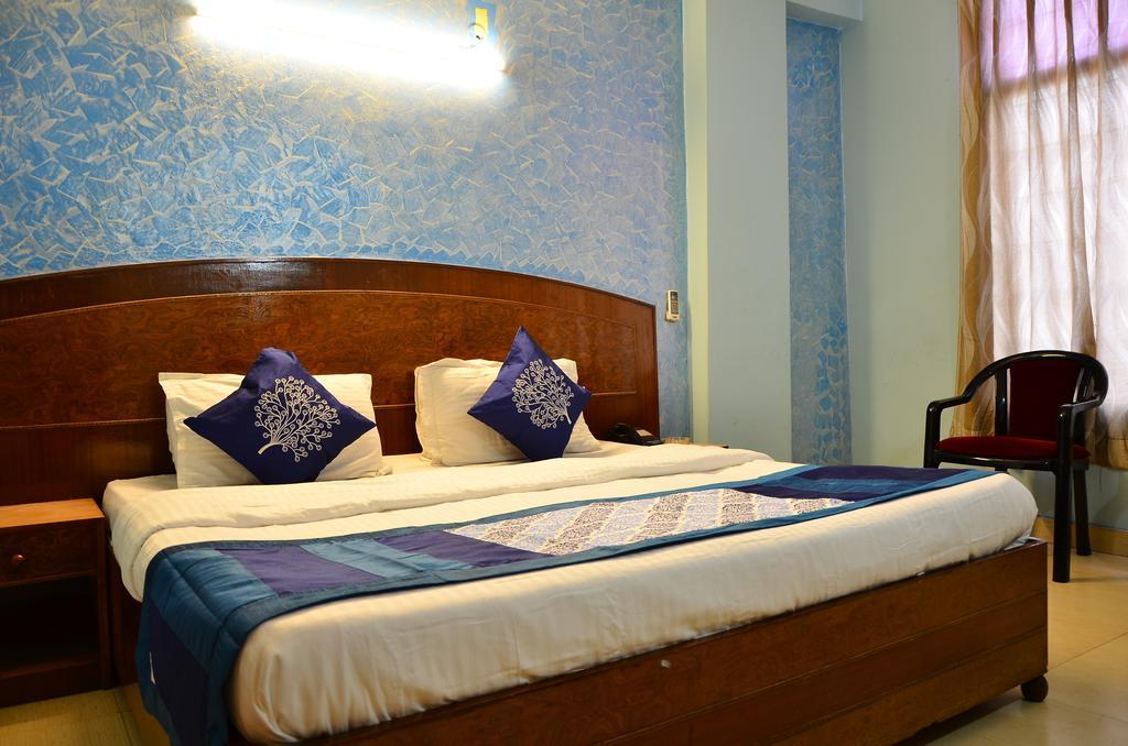 Airport Hotel Paradise International Ню Делхи Екстериор снимка