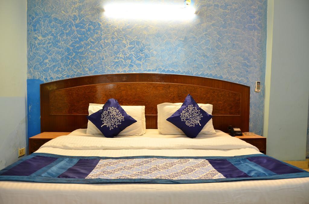 Airport Hotel Paradise International Ню Делхи Стая снимка
