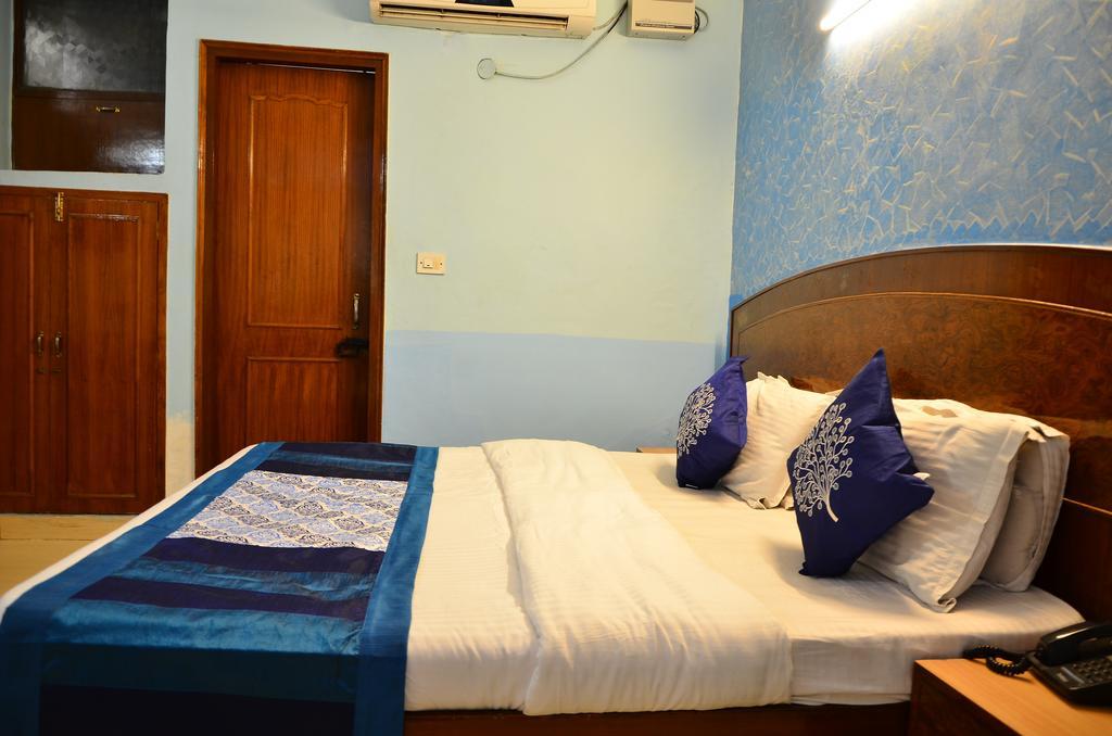 Airport Hotel Paradise International Ню Делхи Стая снимка