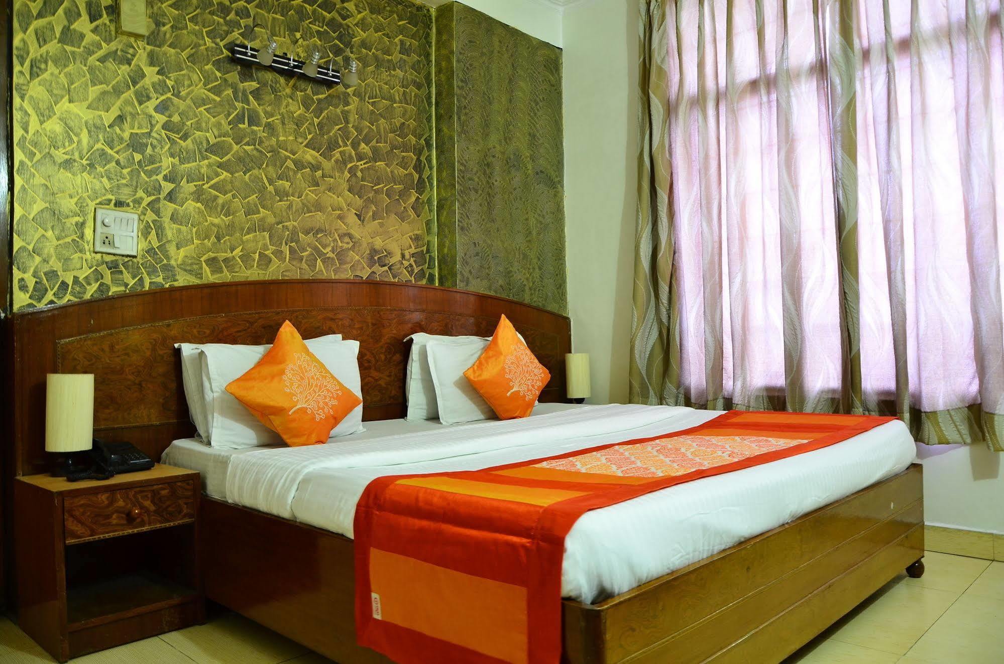 Airport Hotel Paradise International Ню Делхи Екстериор снимка