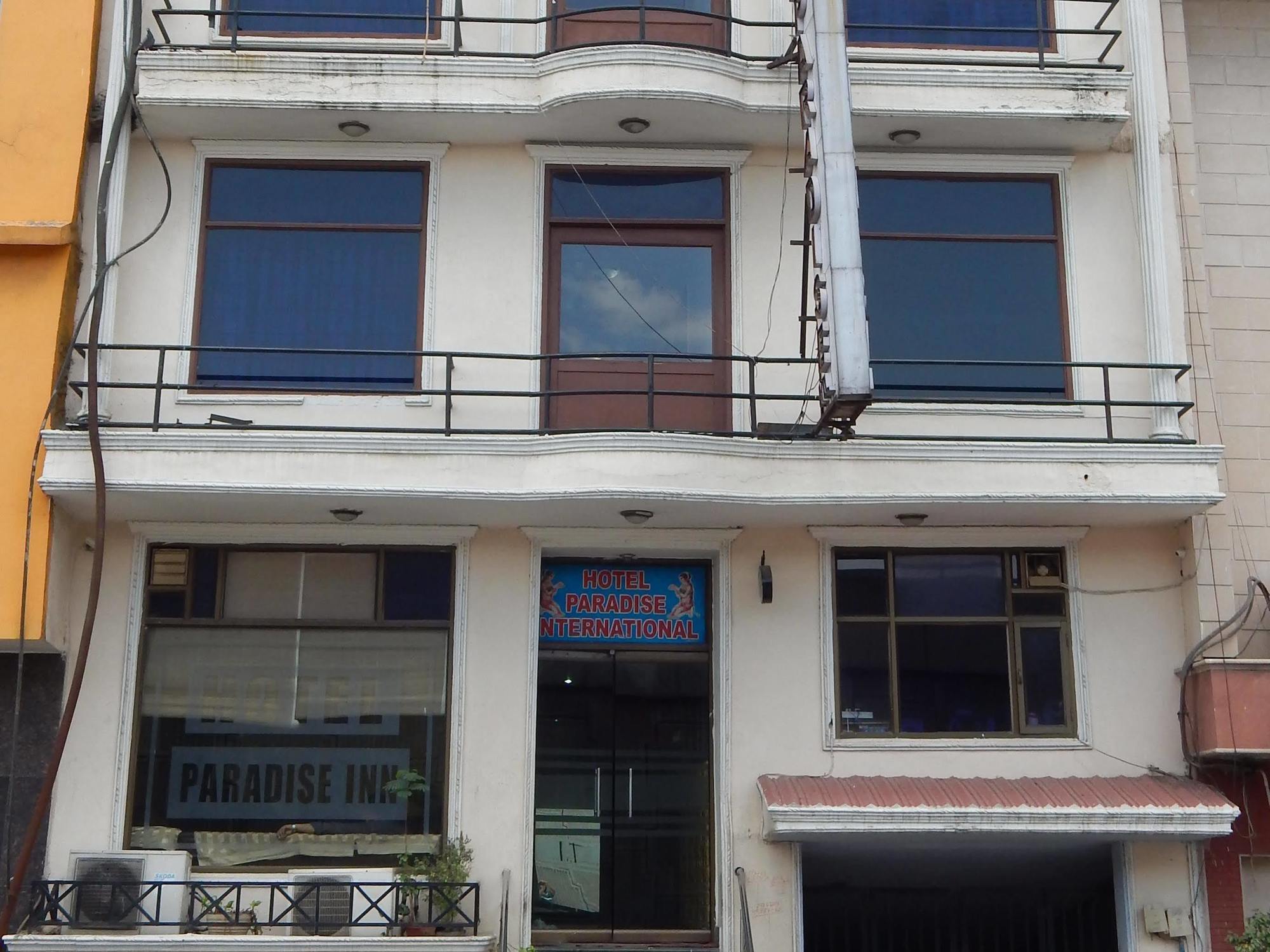 Airport Hotel Paradise International Ню Делхи Екстериор снимка